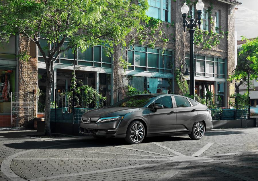  Honda Clarity Electric 2017 года  (NA) (фото 15 из 16)